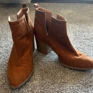 Qupid Brown Suede Ankle Boots